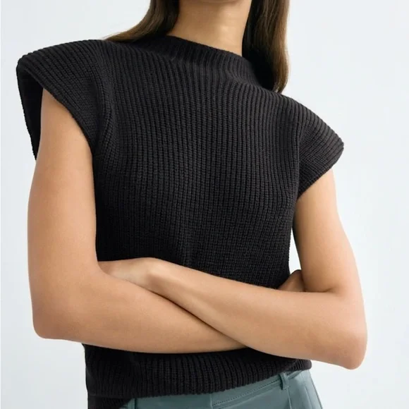 Aritzia Babaton Hazlitt Sweater Vest in Black - Size X-Small - Picture 3 of 7
